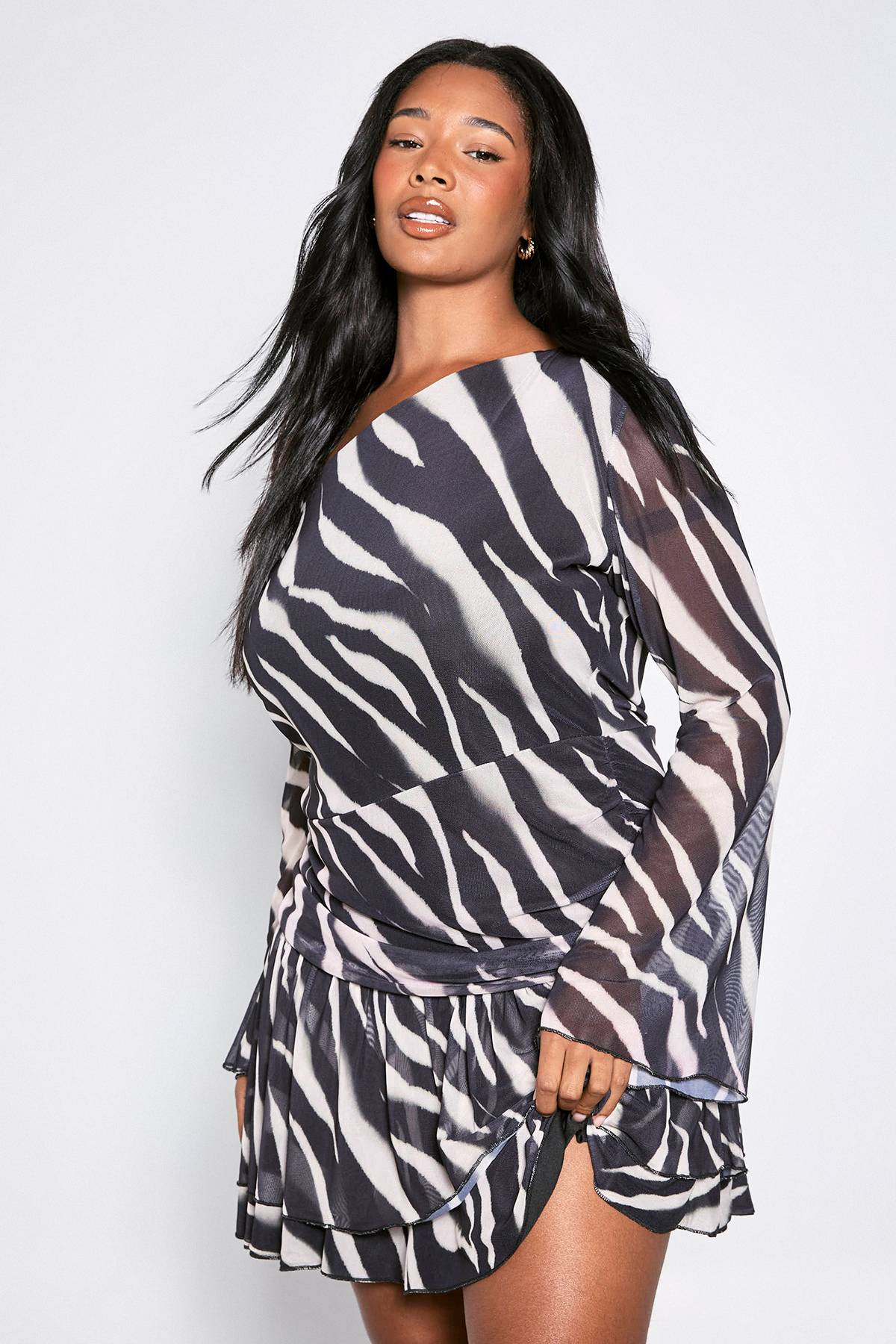 boohoo Robe Patineuse Asymétrique Zèbre Grande Taille