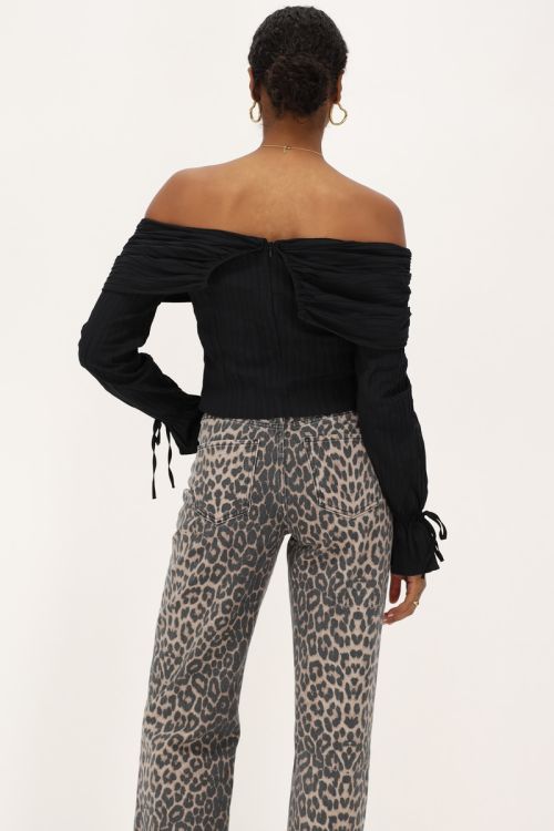 Zwarte off-shoulder top met structuur