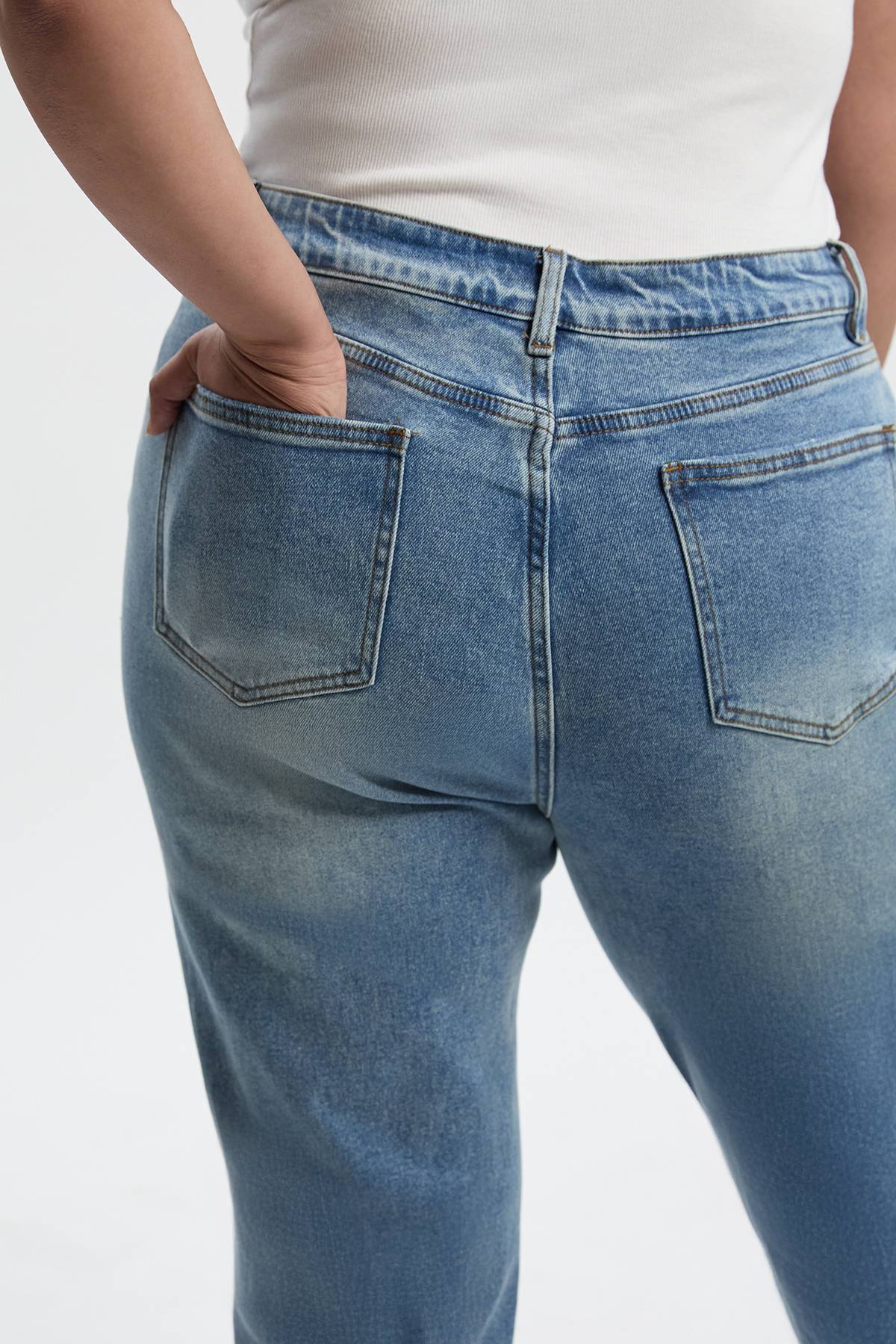 boohoo The Plus Mom Jean