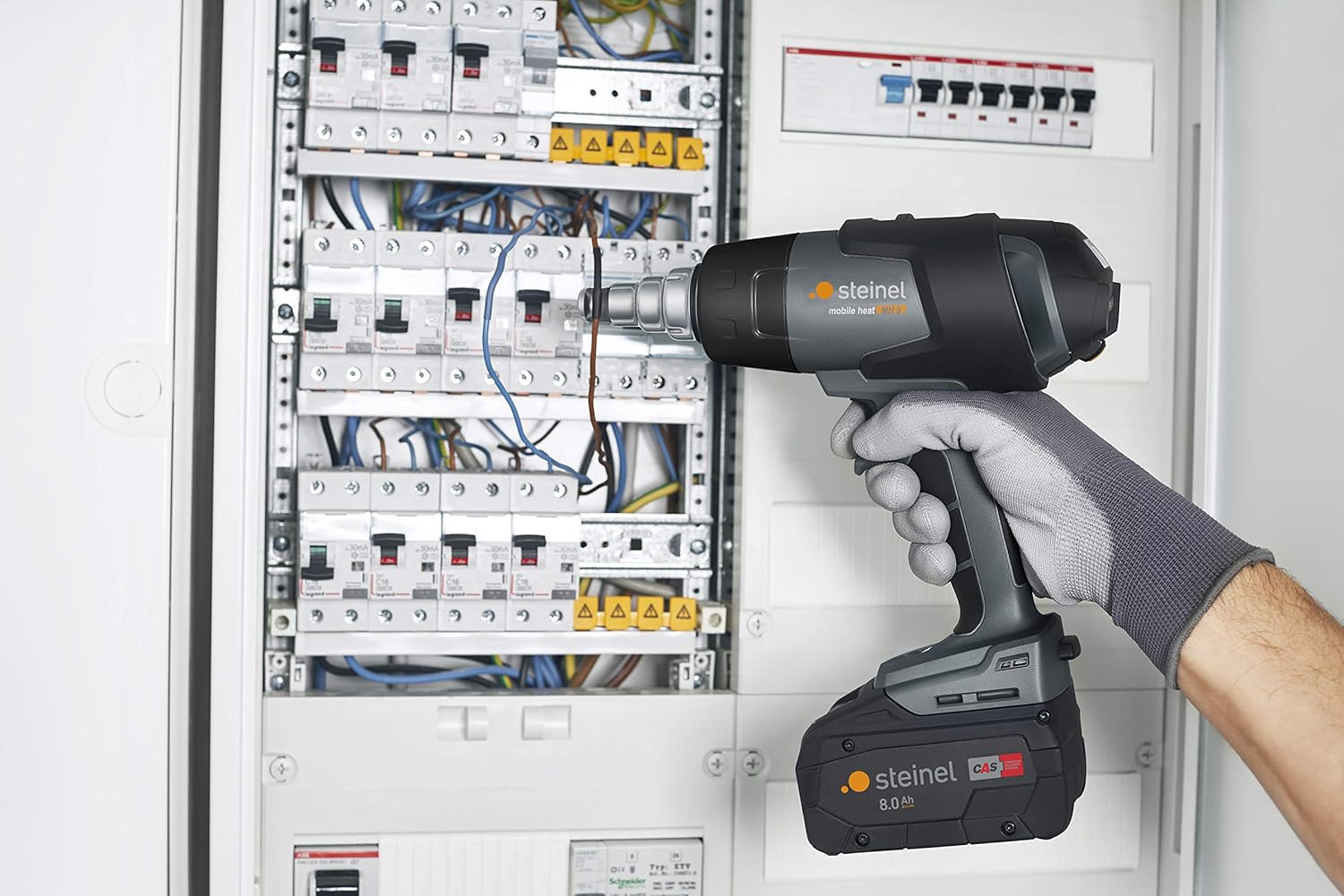 Steinel Akku Heißluftpistole MobileHeat MH5, inkl. Metabo 5.5 Ah CAS 18 V Akku, kabelloses Profi-Heißluftgebläse im Koffer, 4 Sek. Aufheizzeit, 50-500 °C, 300 l/min