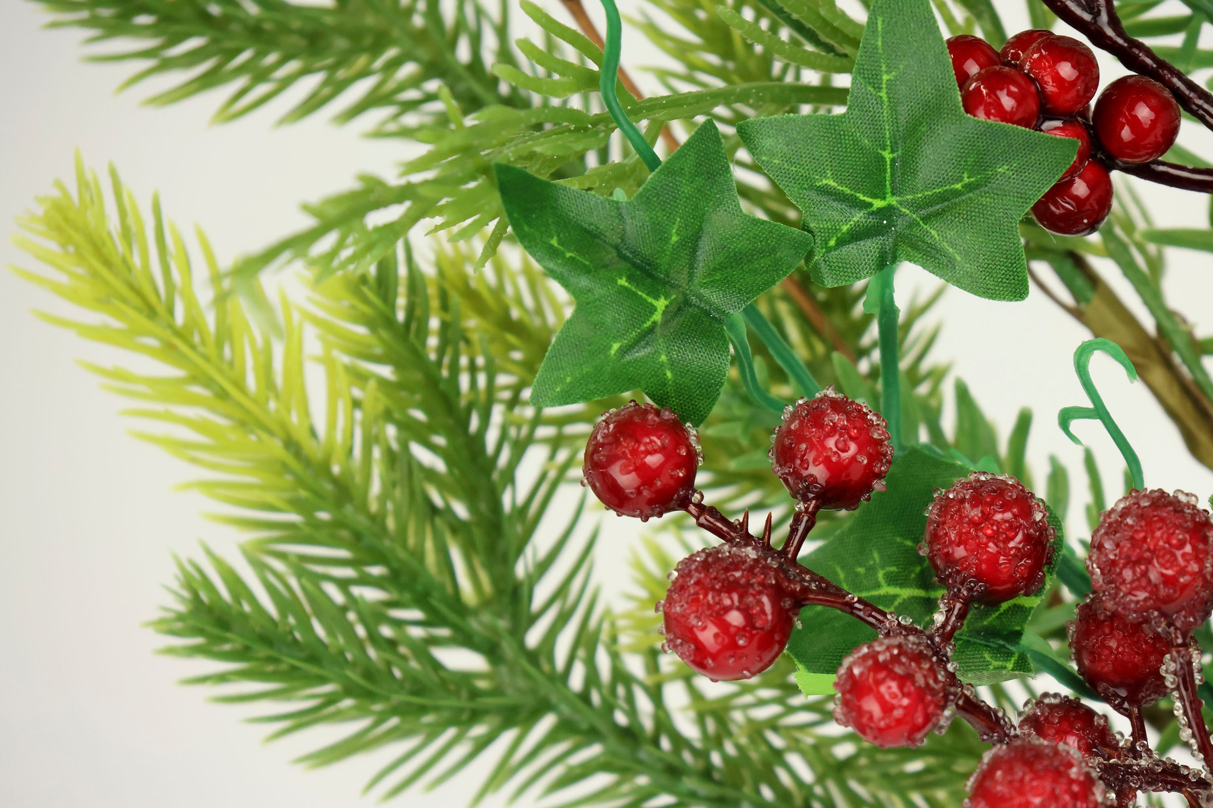I.GE.A. Kunstzweig »Weihnachtszweig Tanne/Beeren/Efeu/Thuja« 2er Set Künstlicher Zweig Blume Weihnachtsdeko Dekozweig Dekoration