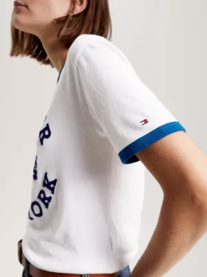 Camiseta Varsity com Logo Flocado