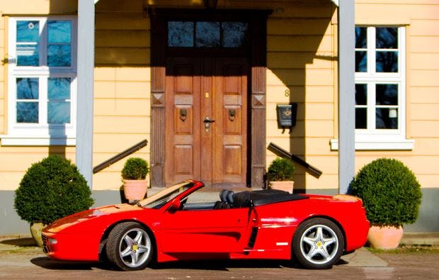 Ferrari selber fahren in Garbsen als rasantes Geschenk