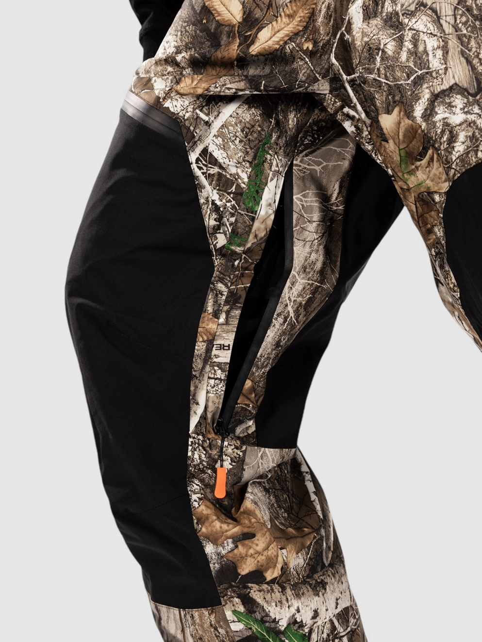 Beyond Medals Zip 2L Realtree Pants realtree