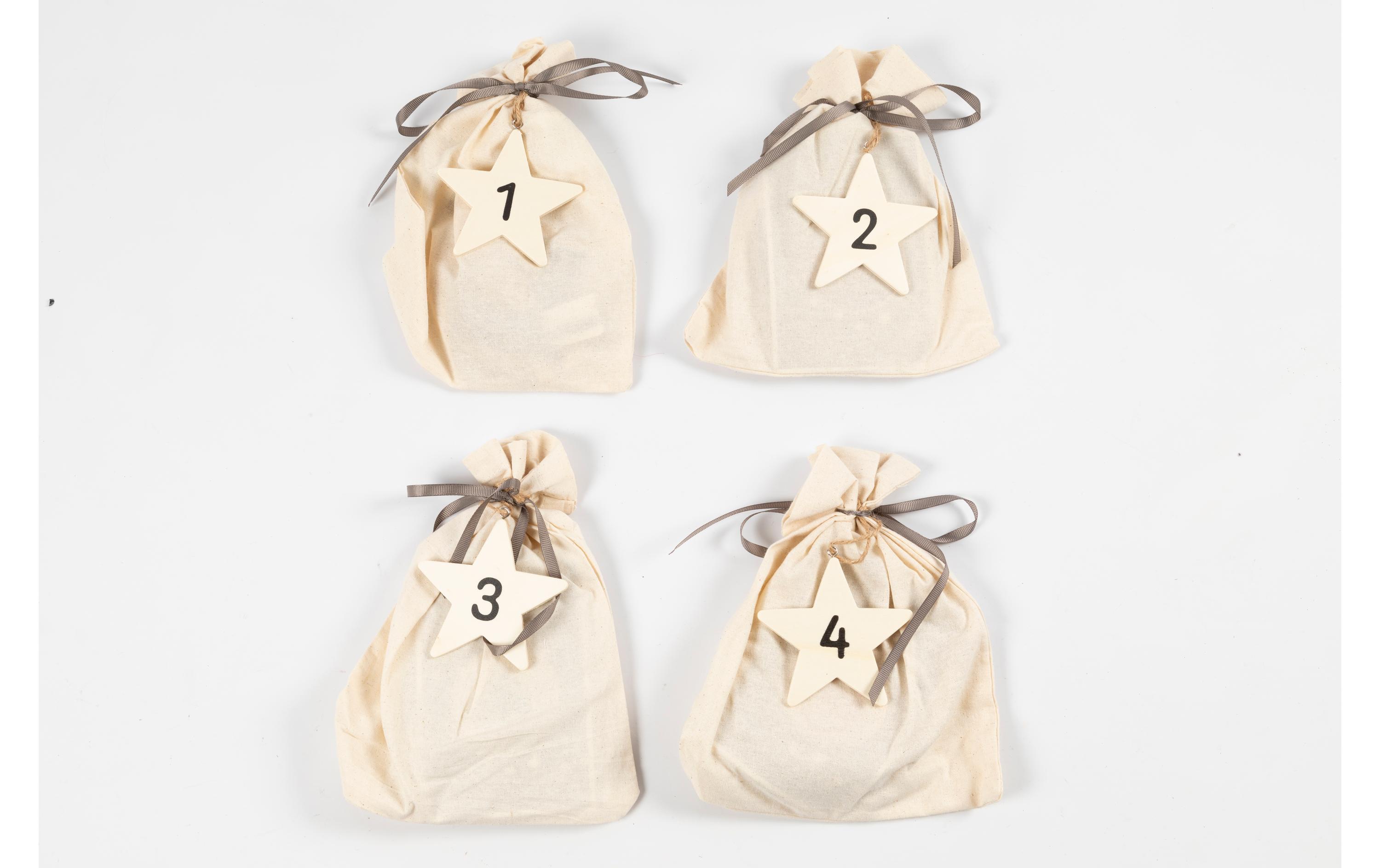 Adventskalender Bastelset Sticken, 4 StückAdventskalender mit neuen Bastelprojekten