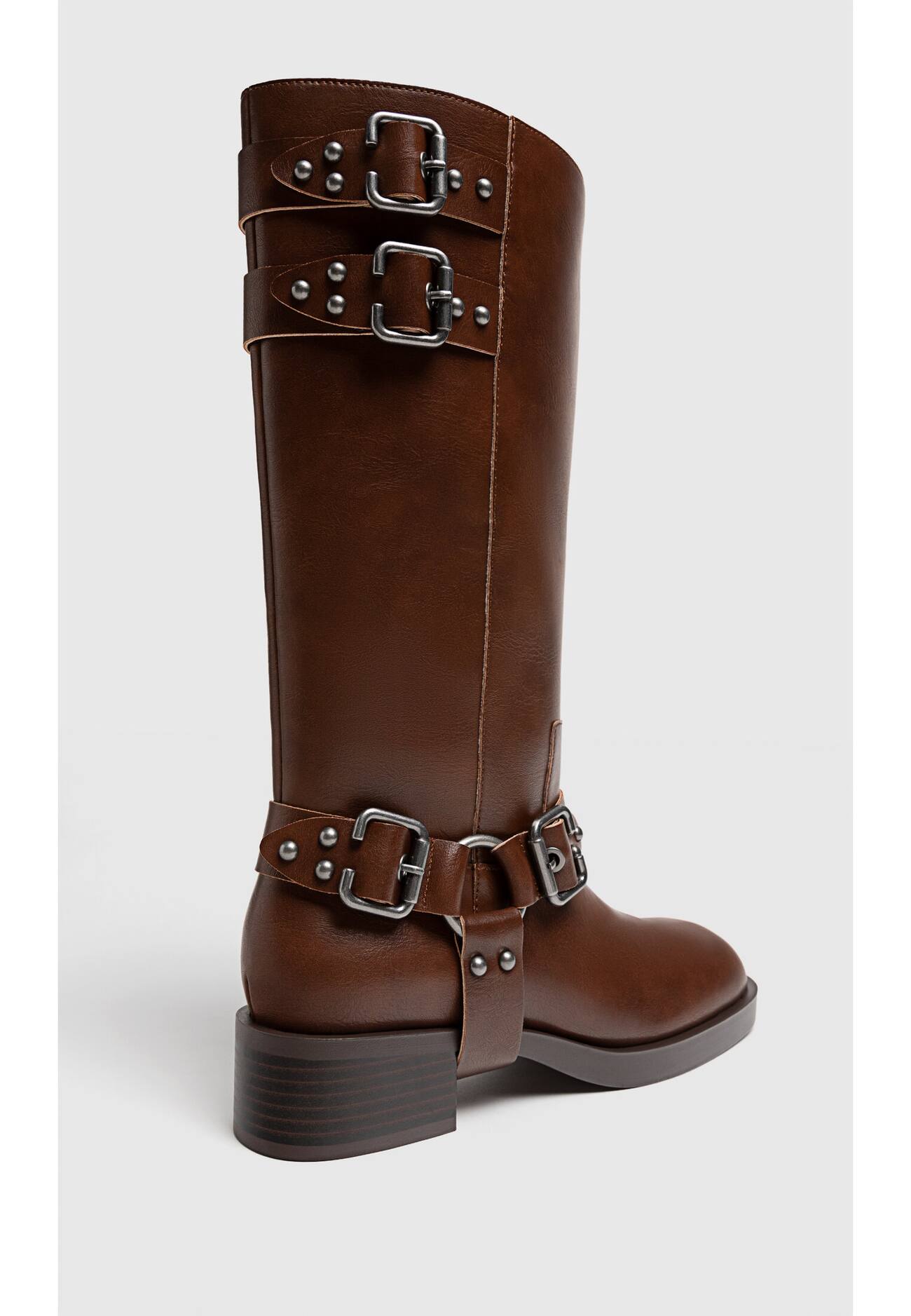 Botas de motociclista planas com fivelas