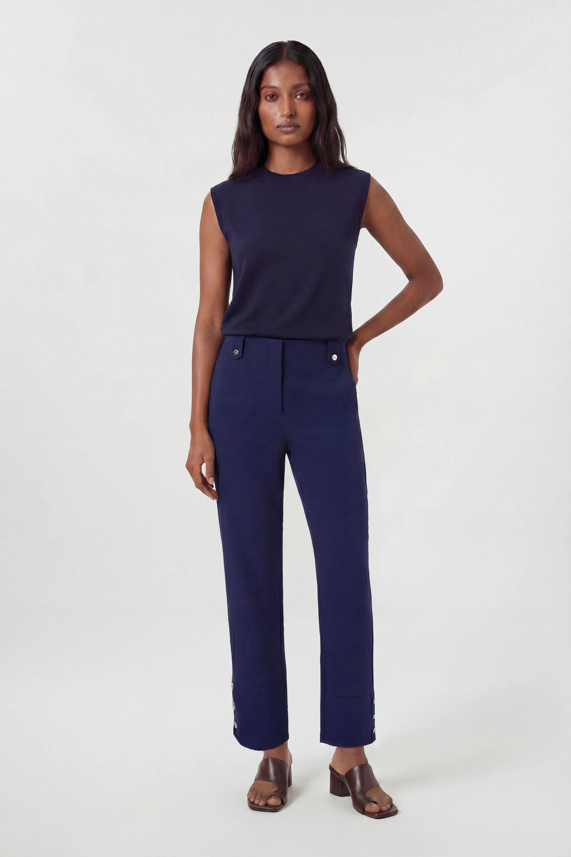 KarenMillen Pantalon Droit À Détails Boutons En Tissu Stretch Compact