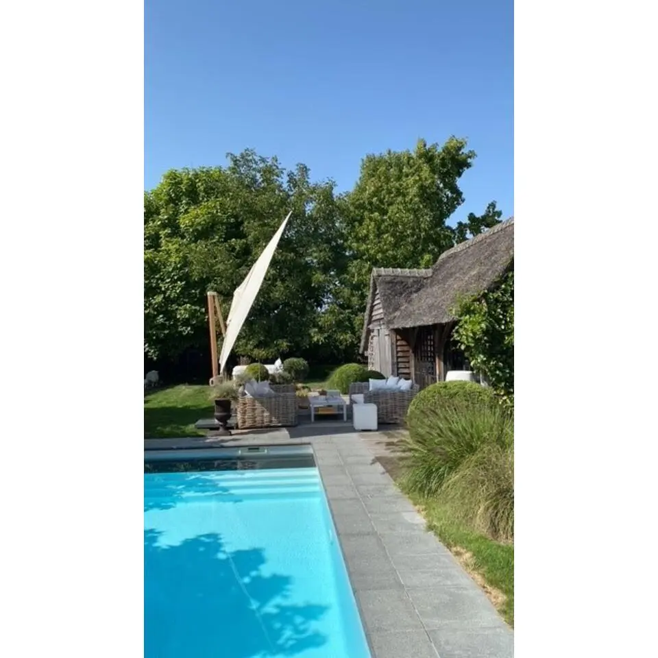 4-Seasons zweefparasol Hacienda 300 x 400 - Woodlook/Sand met voet en hoes