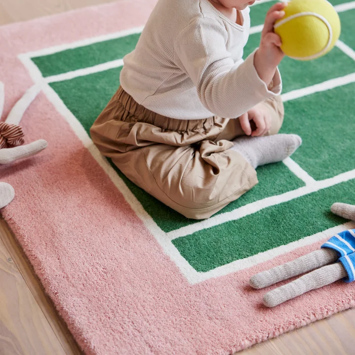 OYOY Mini - Tennis Teppich, 150 x 88 cm, grün / rose