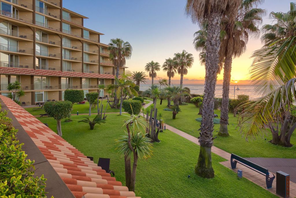 The Views Oasis Hotel Logies - Hotel