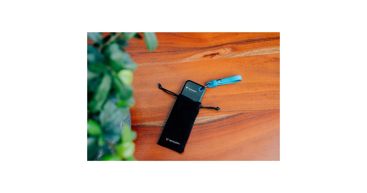 VerbatimPocket 1 TB externe SSD  (Zwart/blauw, USB-C 3.2 Gen 2 (10 Gbit/s), Incl. met sleutelhanger en kabelbevestiging)
