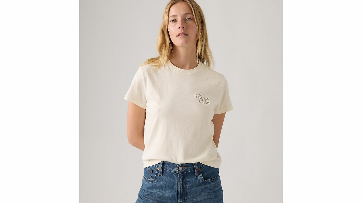 Camiseta de manga curta LEVI'S, com logo na frente.
