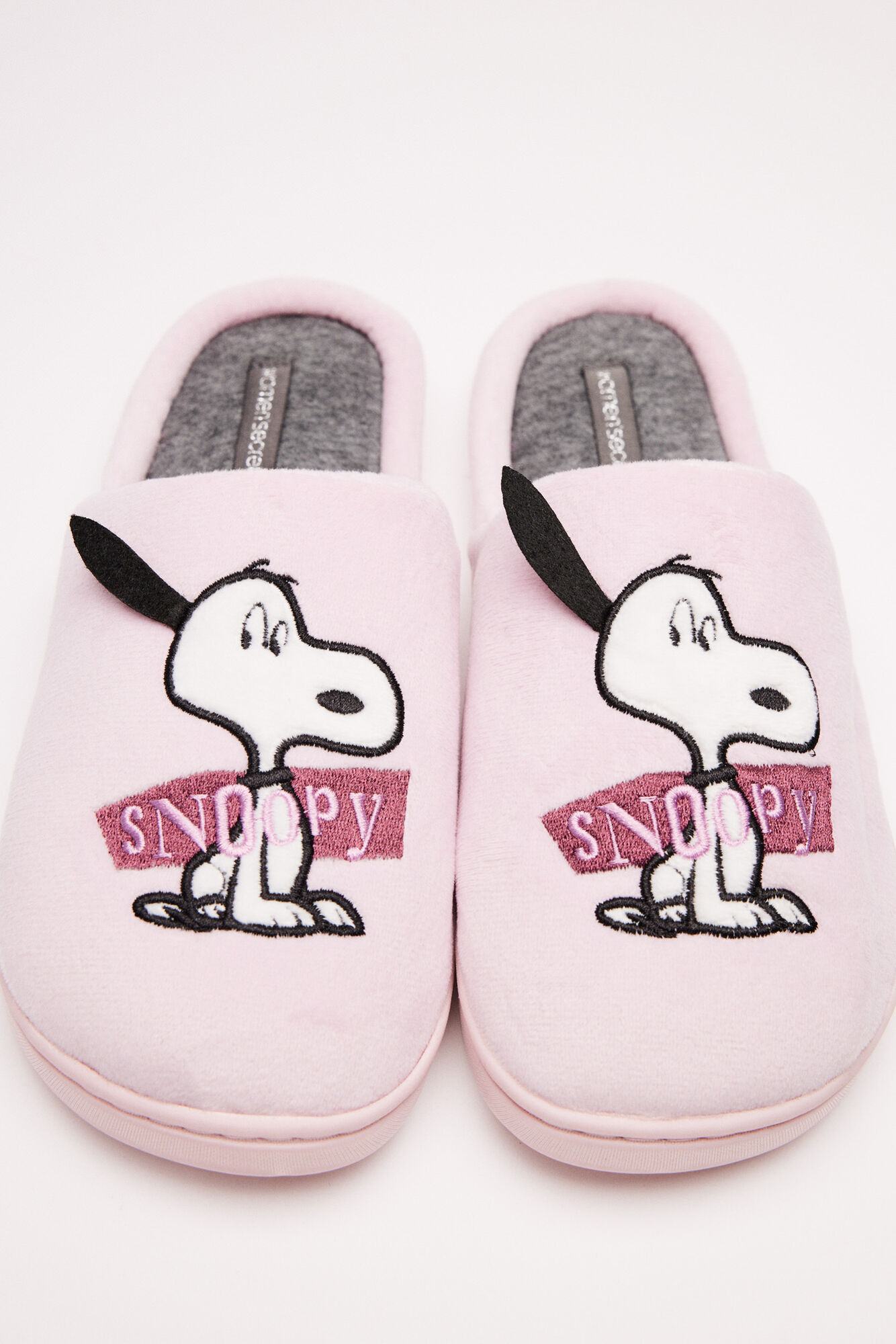 Tênis rosa do Snoopy
