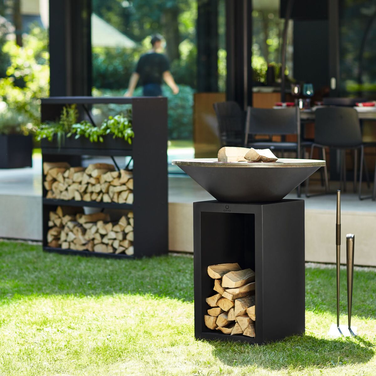 Classic Storage Black 100