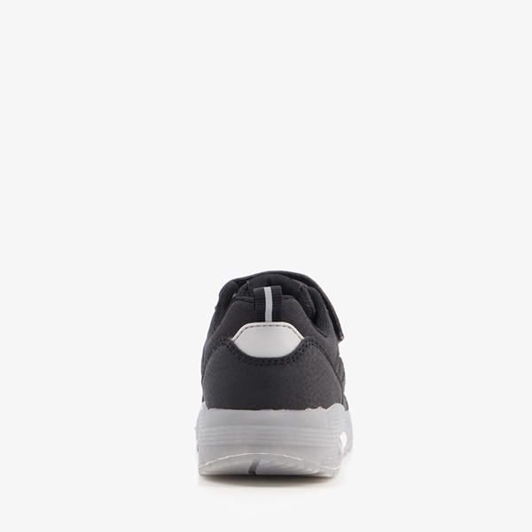 Blue Box jongens sneakers zwart met airzool