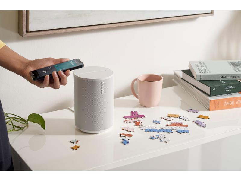 Sonos Smart Speaker Era 100 Weiss Dank Akustik der nächsten Generation und brandneuer Konnektivität in jedem Raum perfekt abgestimmten Stereo-Sound und satten Bass erleben
