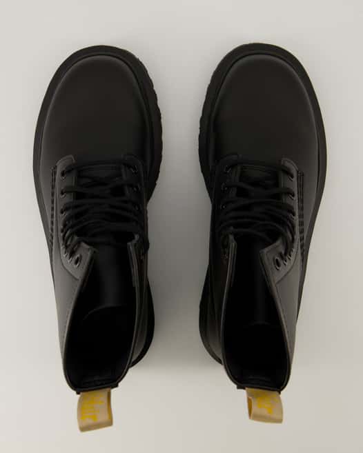 Dr. Martens 1460 Vegan Bex Mono Stiefeletten in Schwarz