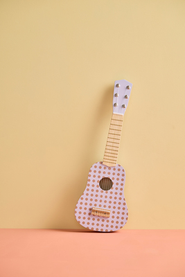Kid's Concept Lekegitar Prikkete, Lilla