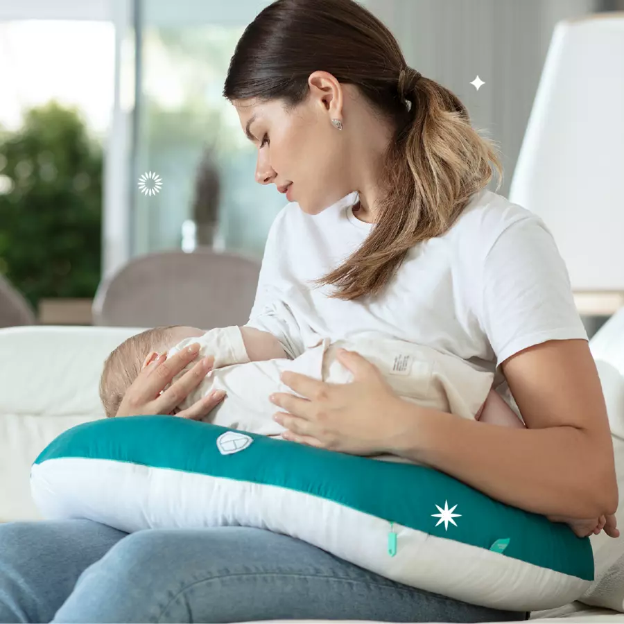 KOALA BABYCARE®Stillkissen Hug Baby - weiß