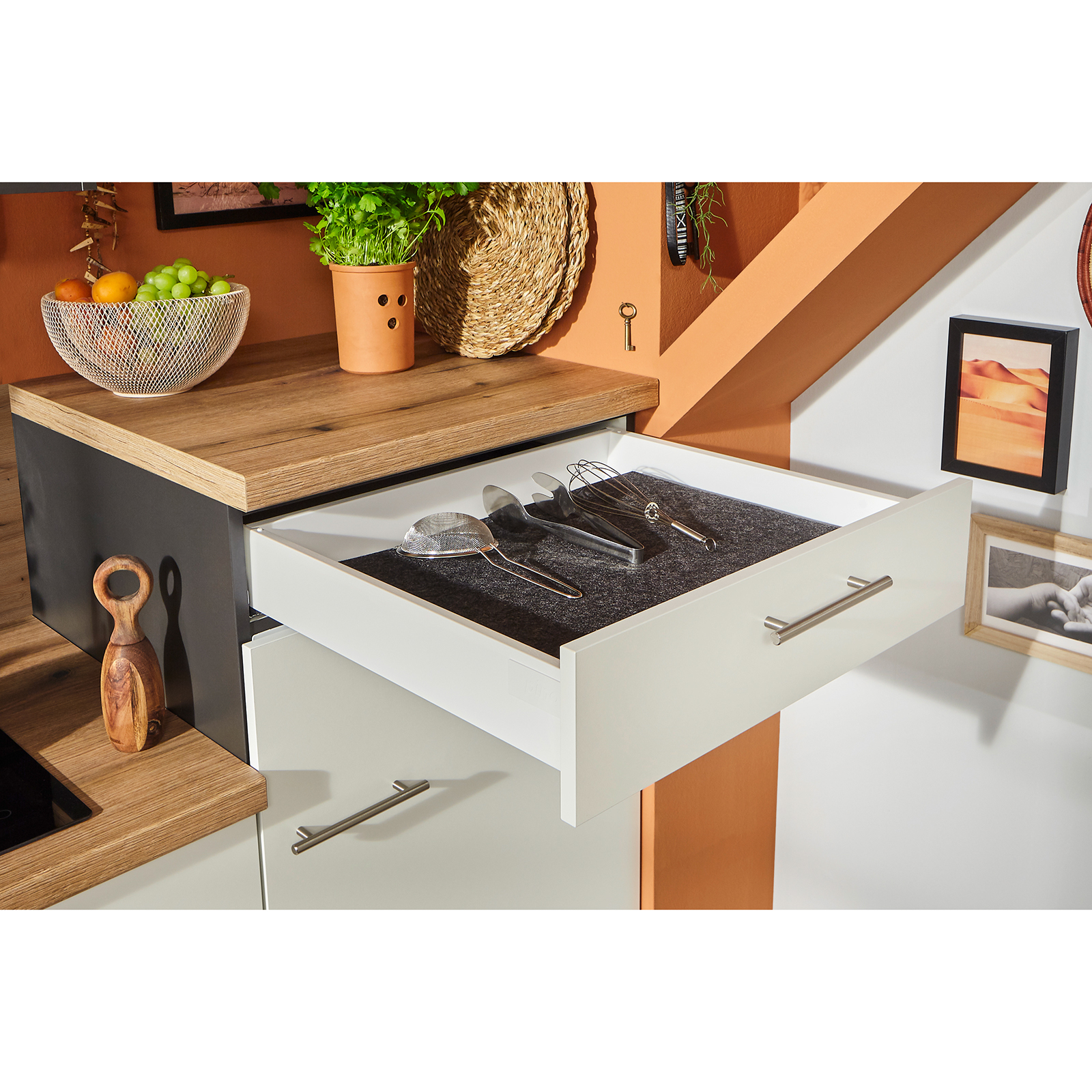 Küchenblock - weiß - Evoke Eiche - mit E-Geräten - 180 cm