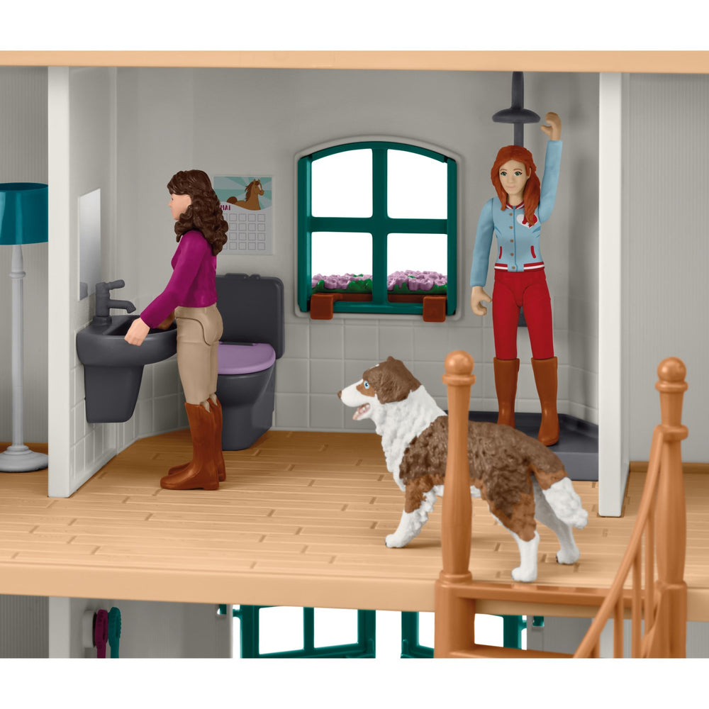 Køb Schleich Landhus Ved Søen Og Stald