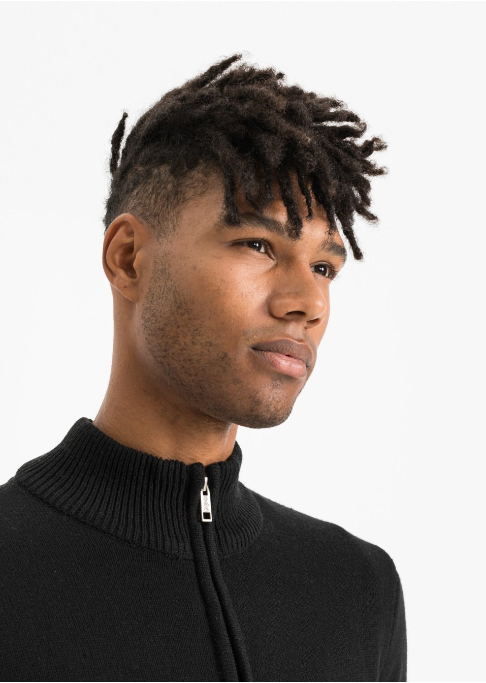 Gilet en maille col montant en matières recyclées