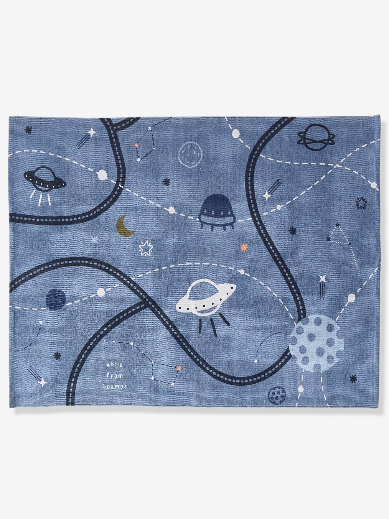 Tapete Cosmos Circuit, azul médio, liso com motivos.