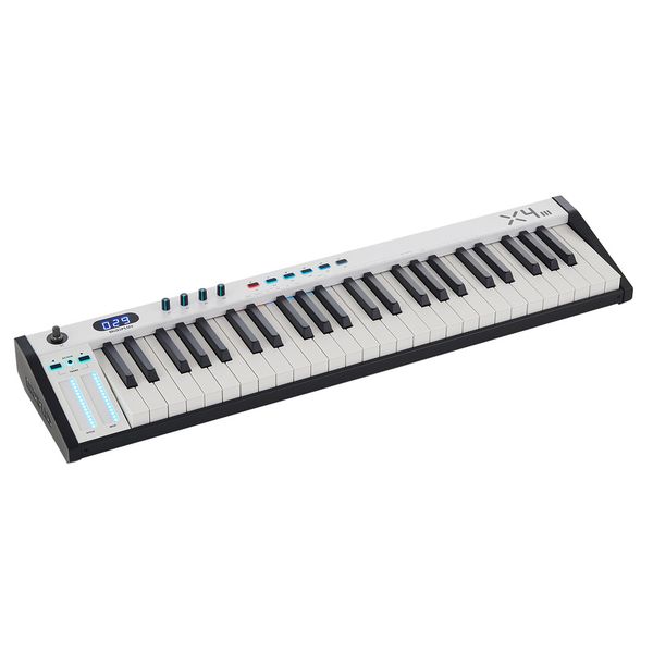 Midiplus X-4 III