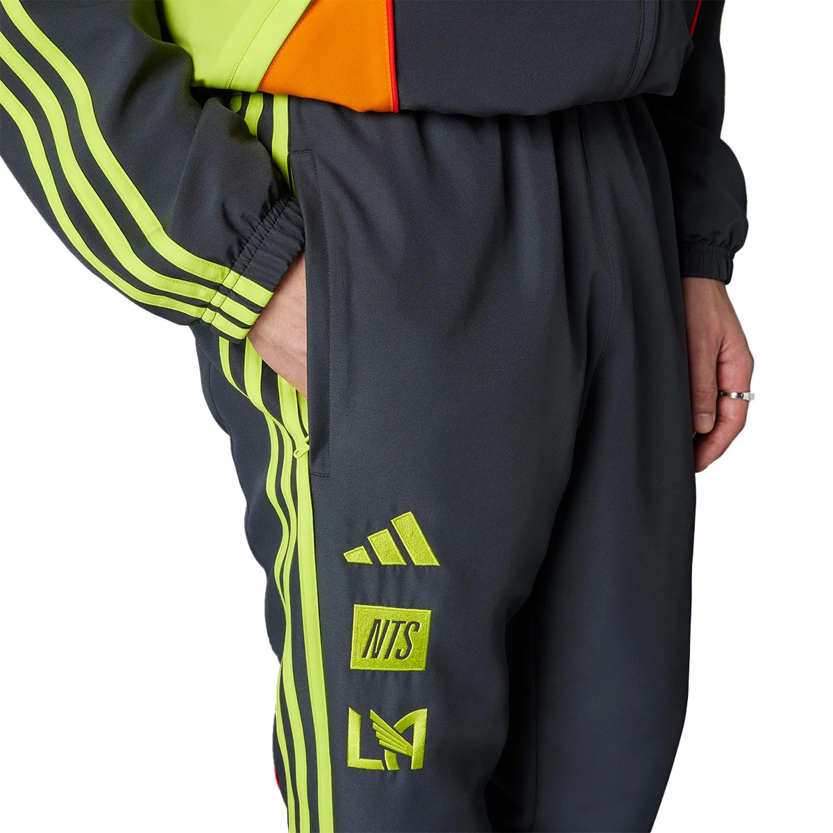 Calças adidas Los Angeles Fanswear NTS Radio