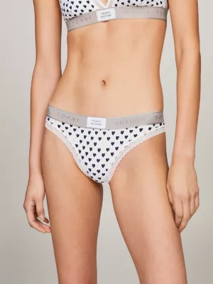 Calcinhas com estampa e detalhes em renda