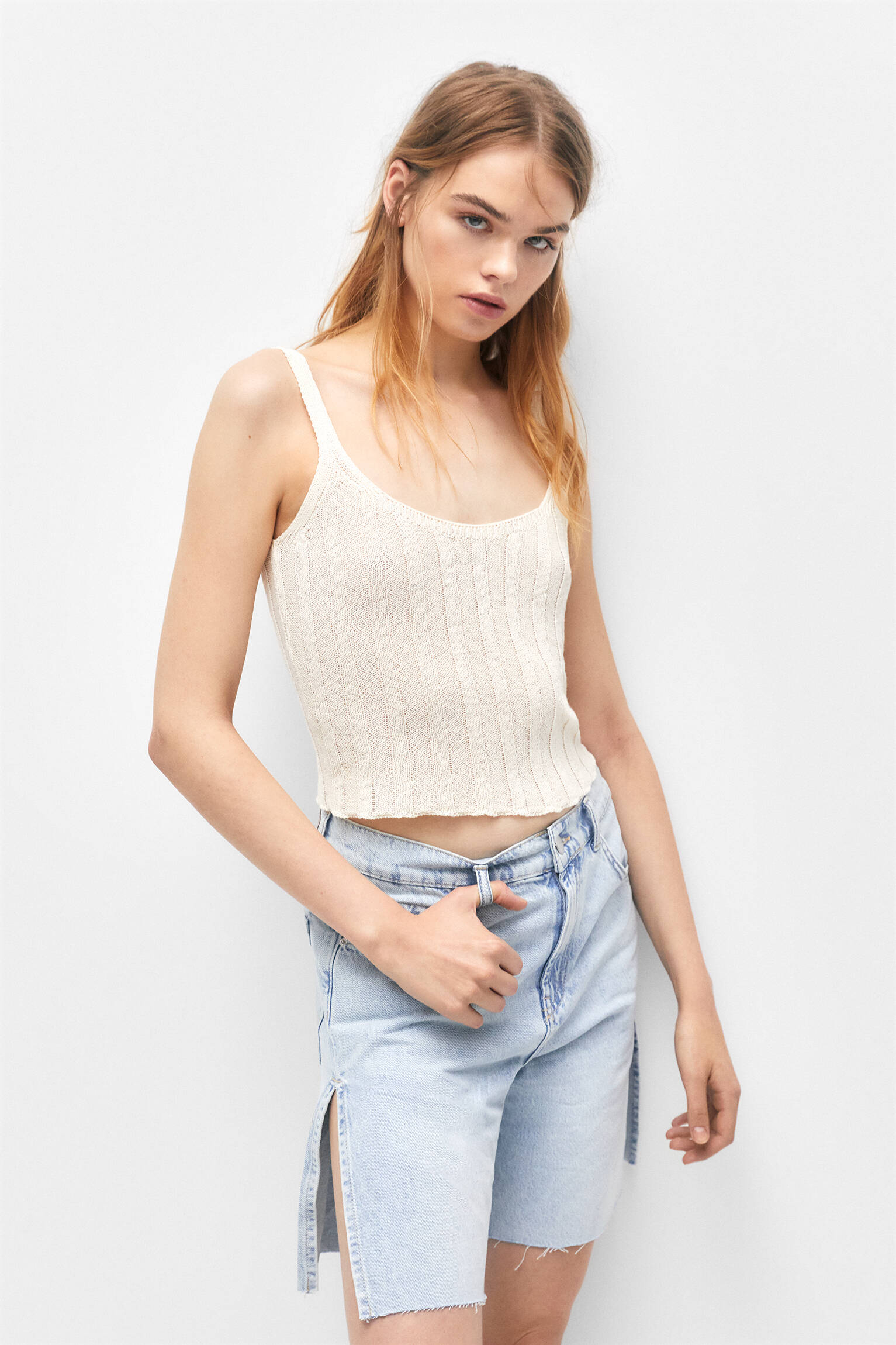 BLUSA COM ALÇAS FINAS - BAUNILHA