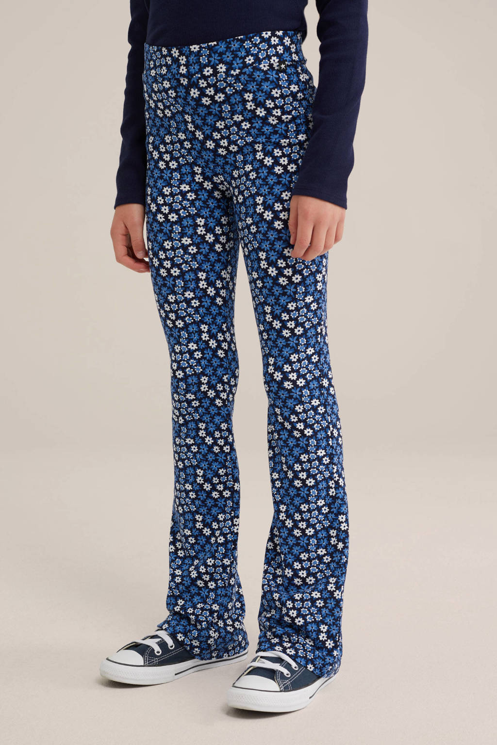 WE Fashion broek met bloemen print blauw/zwart/wit