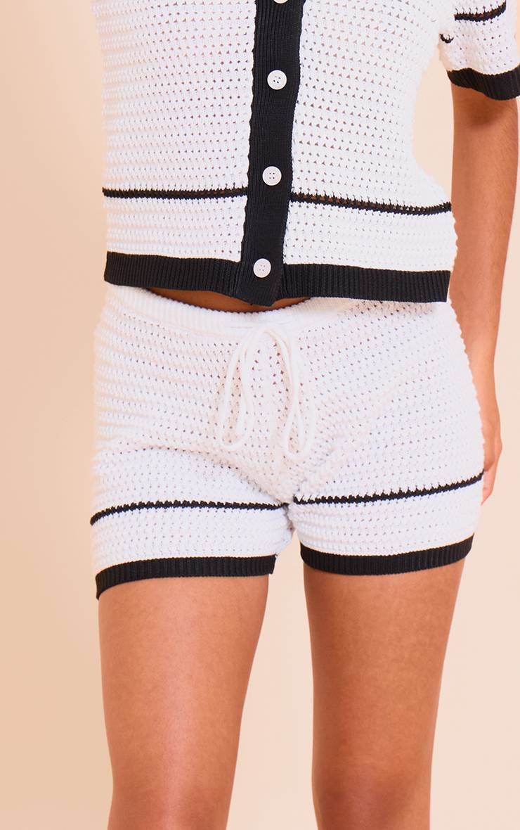 Blanc Short Petite En Crochet Tricoté Avec Cordon De Serrage