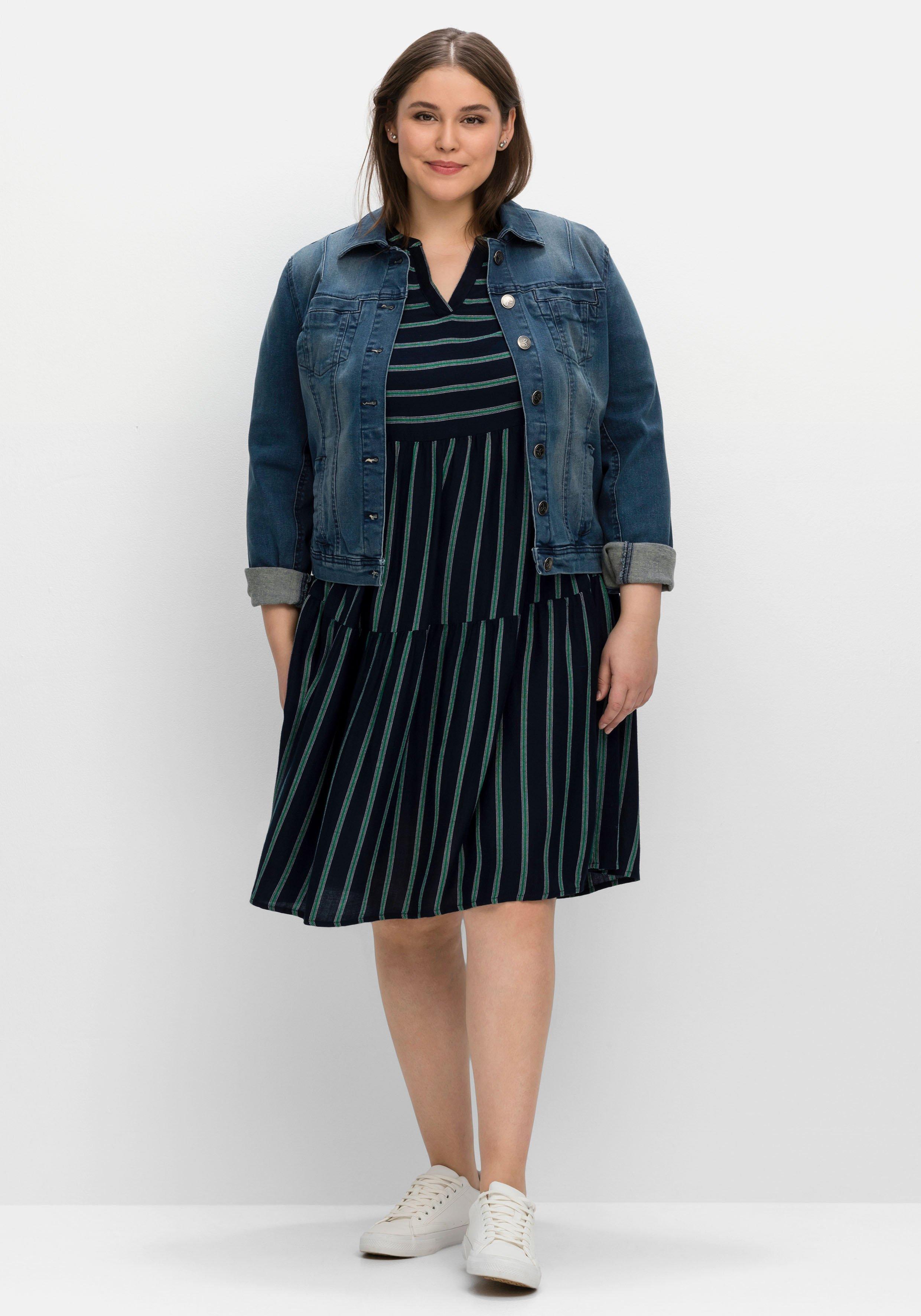 Gestreiftes Kleid in Kaskadenform, aus Viskosetwill