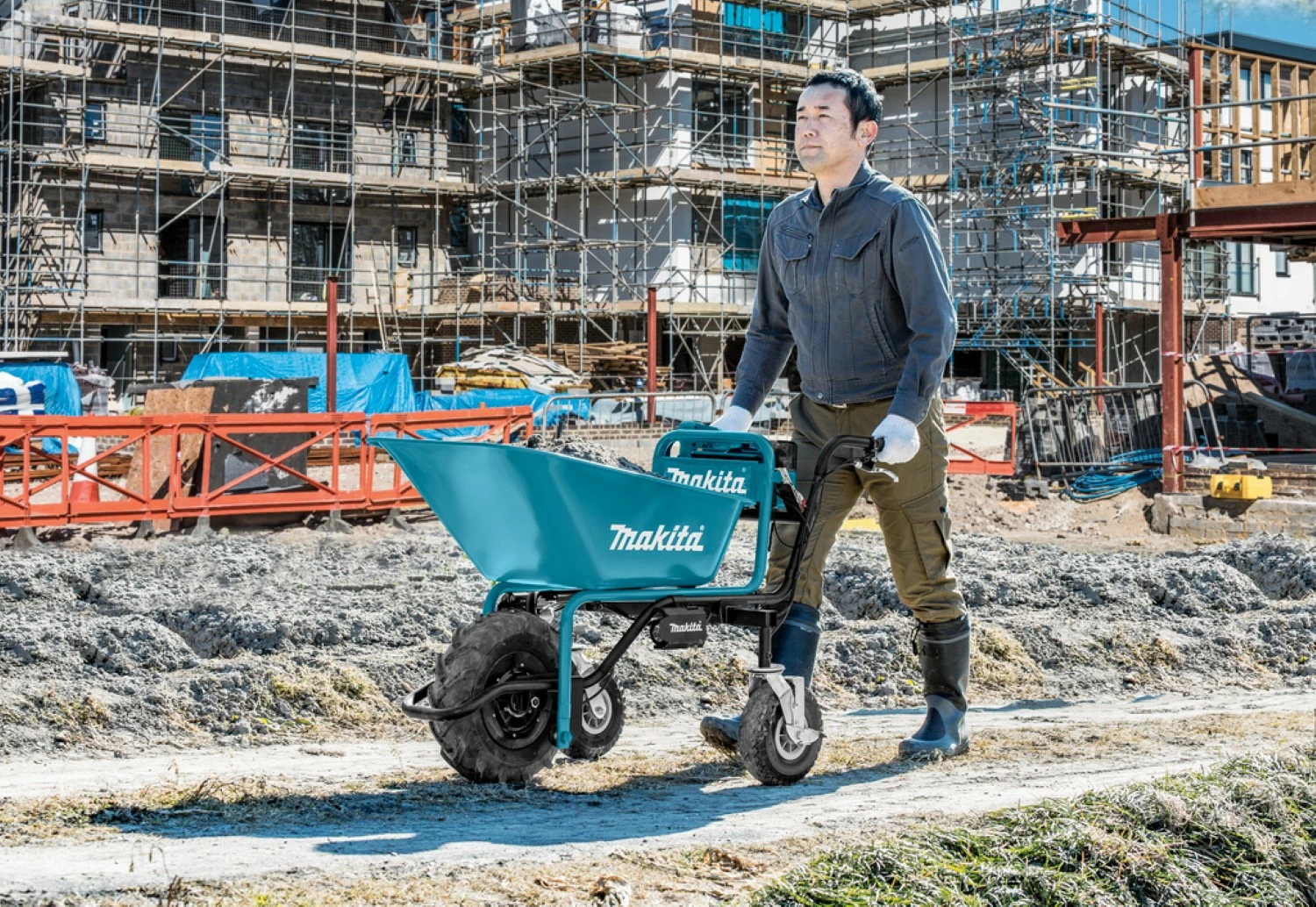 Makita DCU180ZX2 18V Li-Ion accu Kruiwagen met bak zonder tilbelasting - 130kg