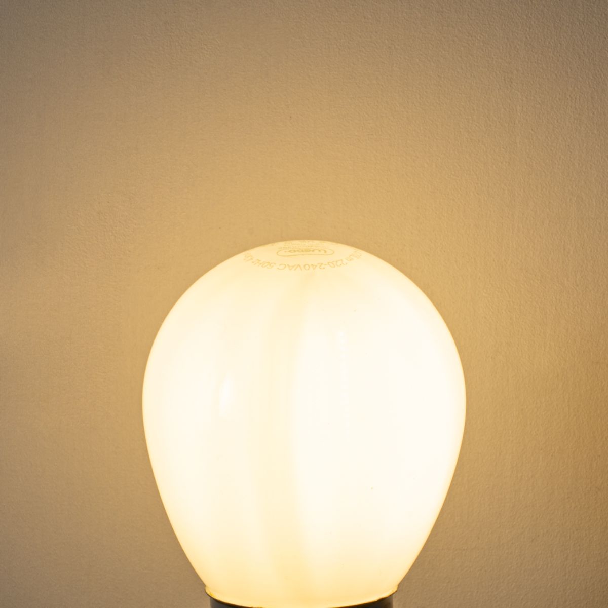 E27 3-staps dimbaar LED lamp P45 opaal glas 5W 470 lm 2700K