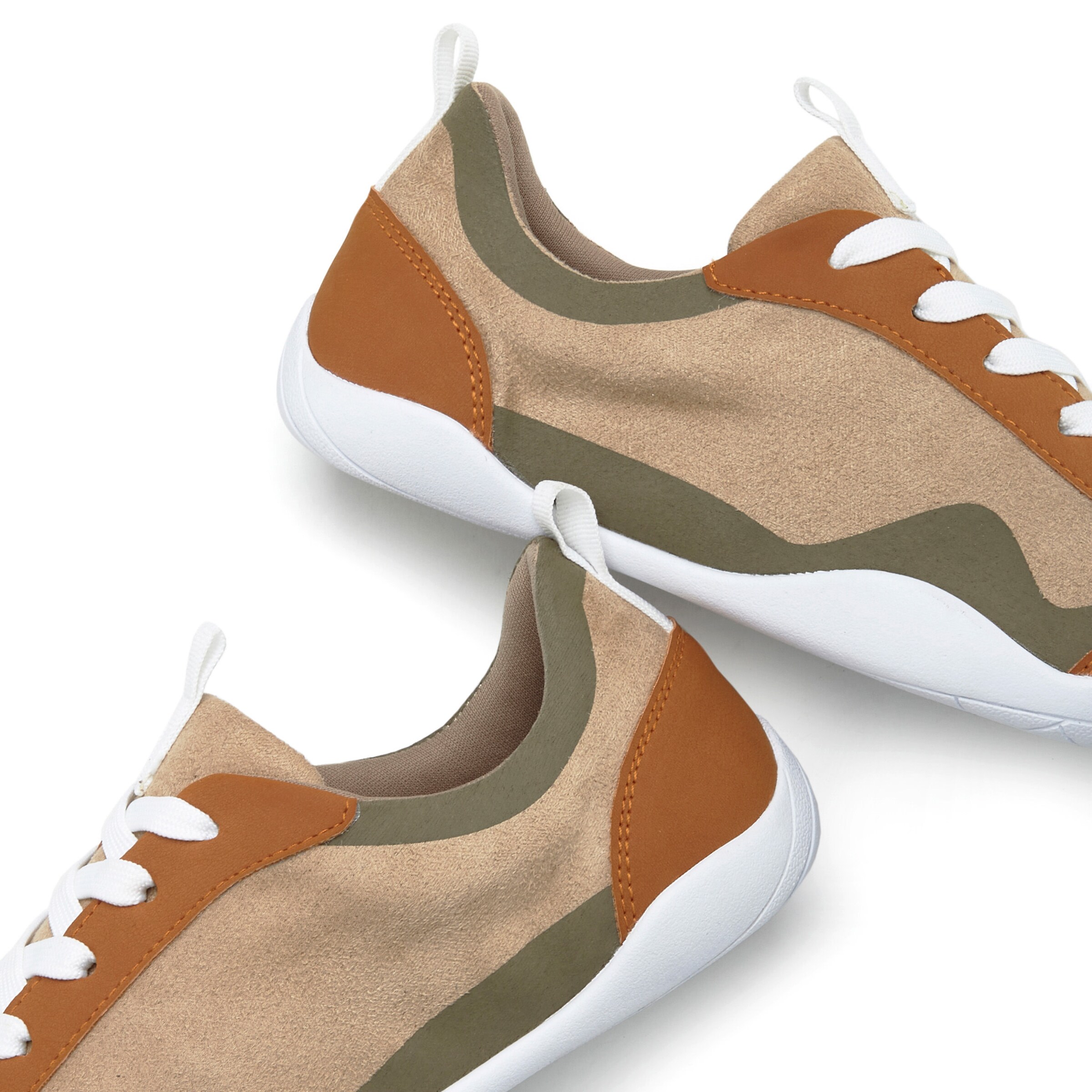 LASCANA Sneaker in beige/grün