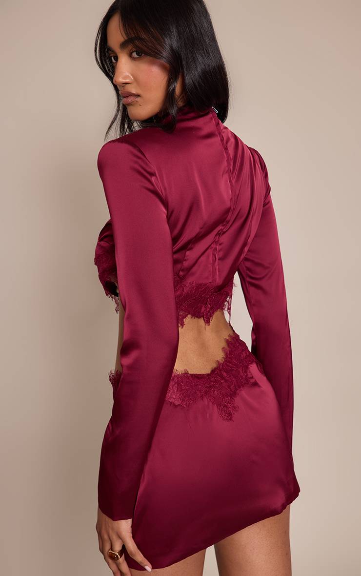 Rouge Bordeaux Top En Satin À Col Montant Et Manches Longues Avec Bordure En Dentelle
