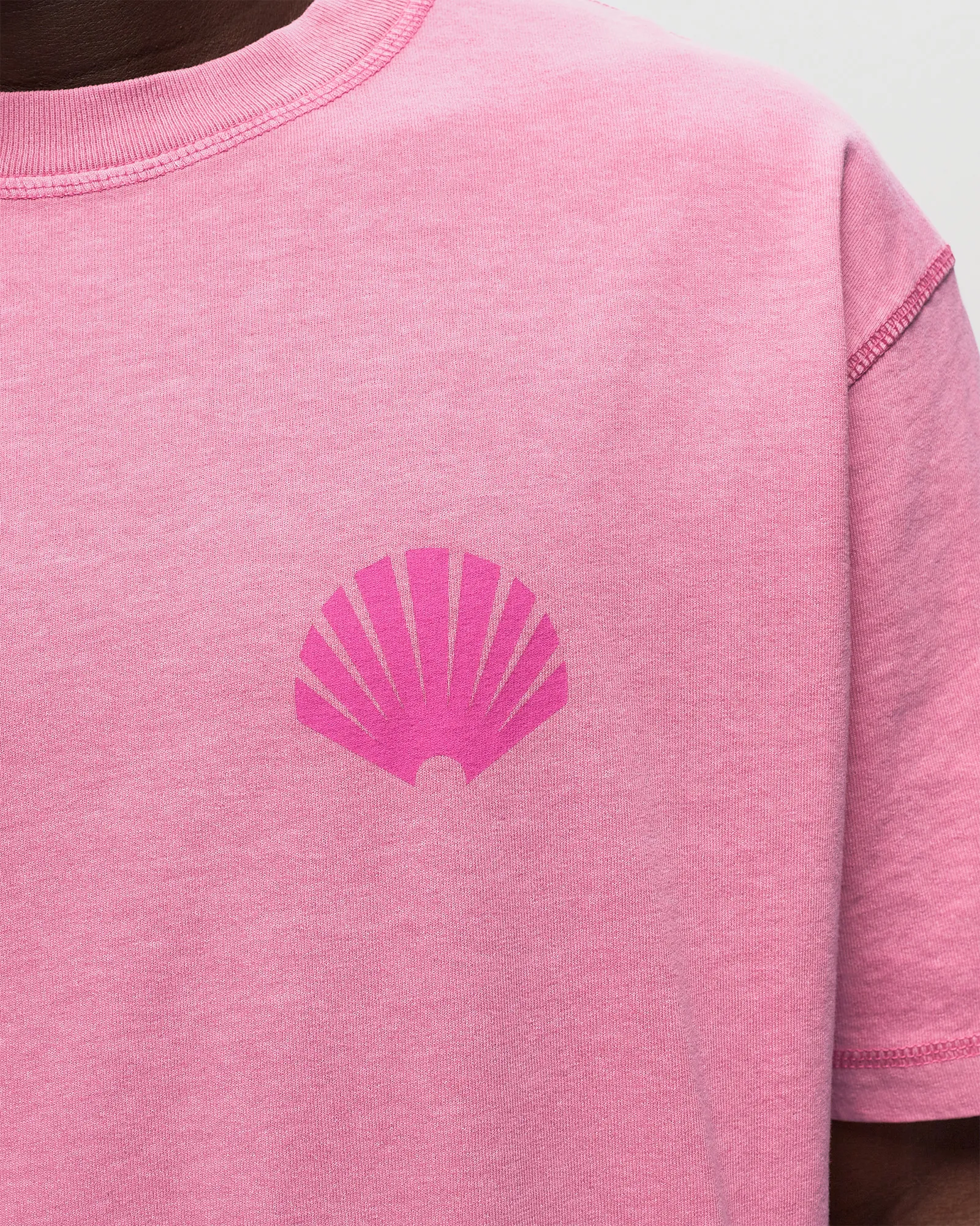 New Amsterdam LOGO TEE