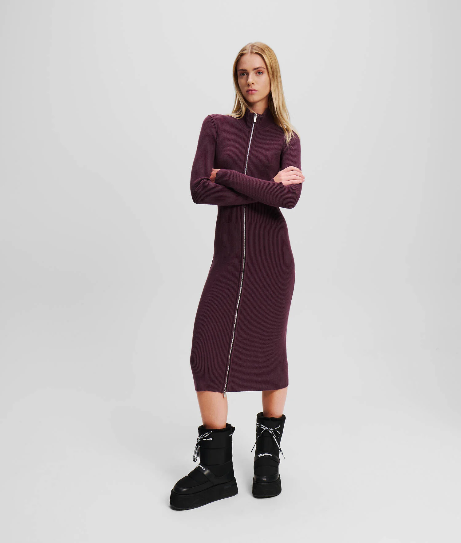 ROBE EN TRICOT ZIPPÉE SUR LE DEVANT KLJ
