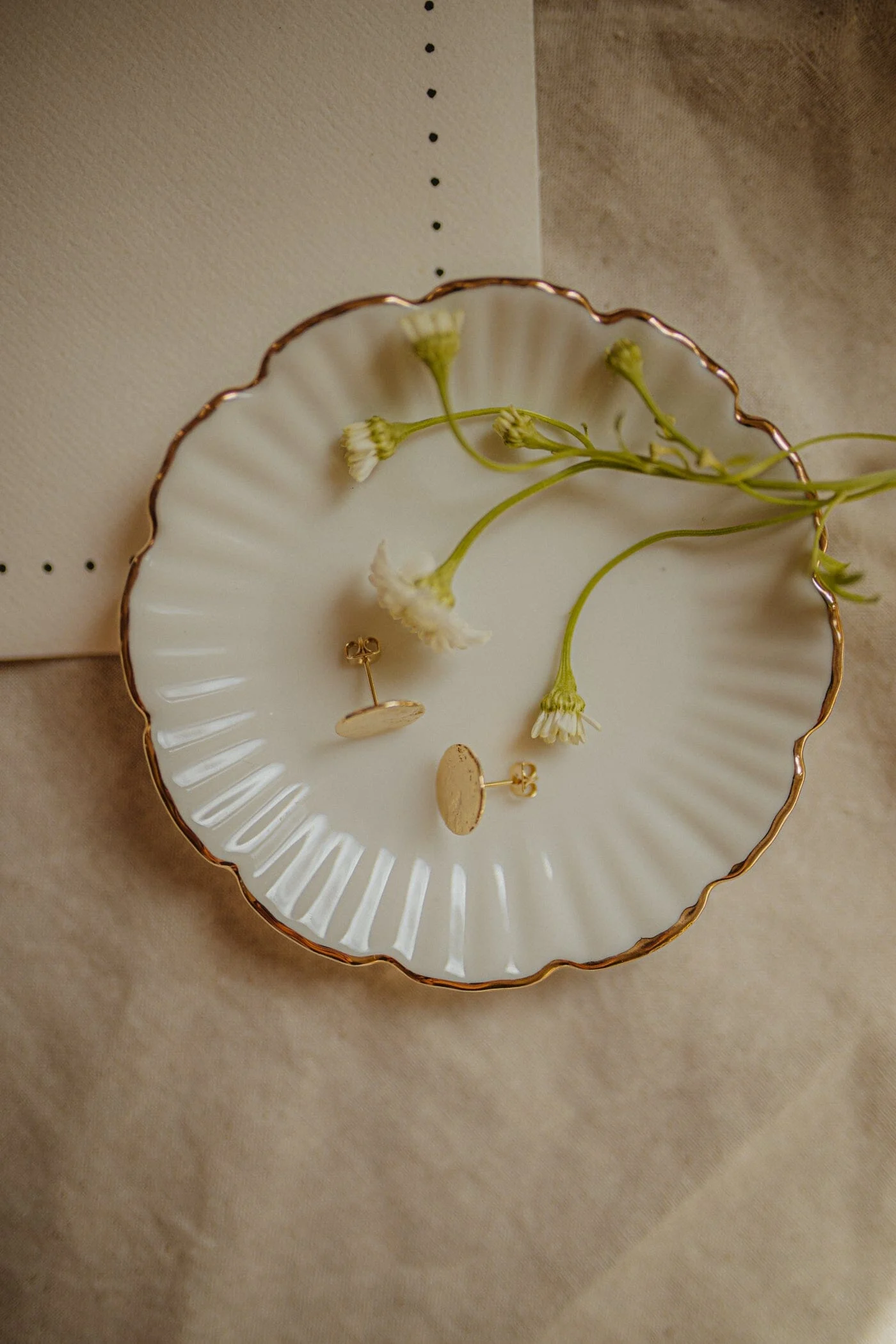 HESTIA - Boucles d'oreilles puces ronds martelés doré à l'or fin | Doré