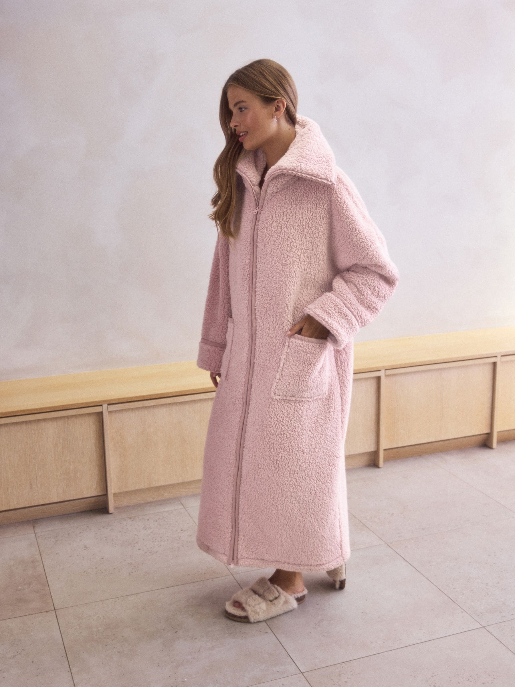 Roze - Cosy Teddy Borg Zip Through Dressing Gown