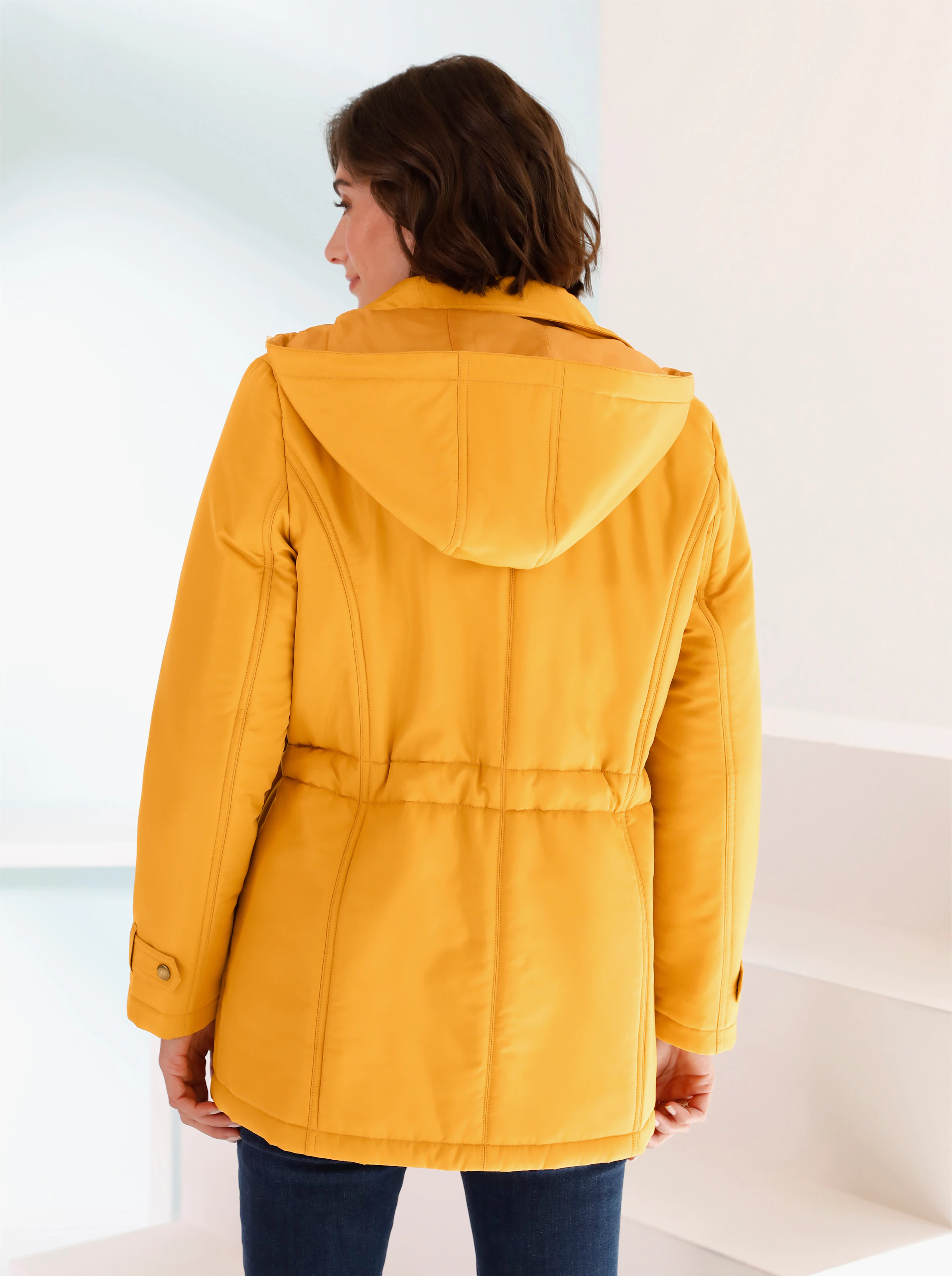 Steppjacke mit Weitenregulierung
