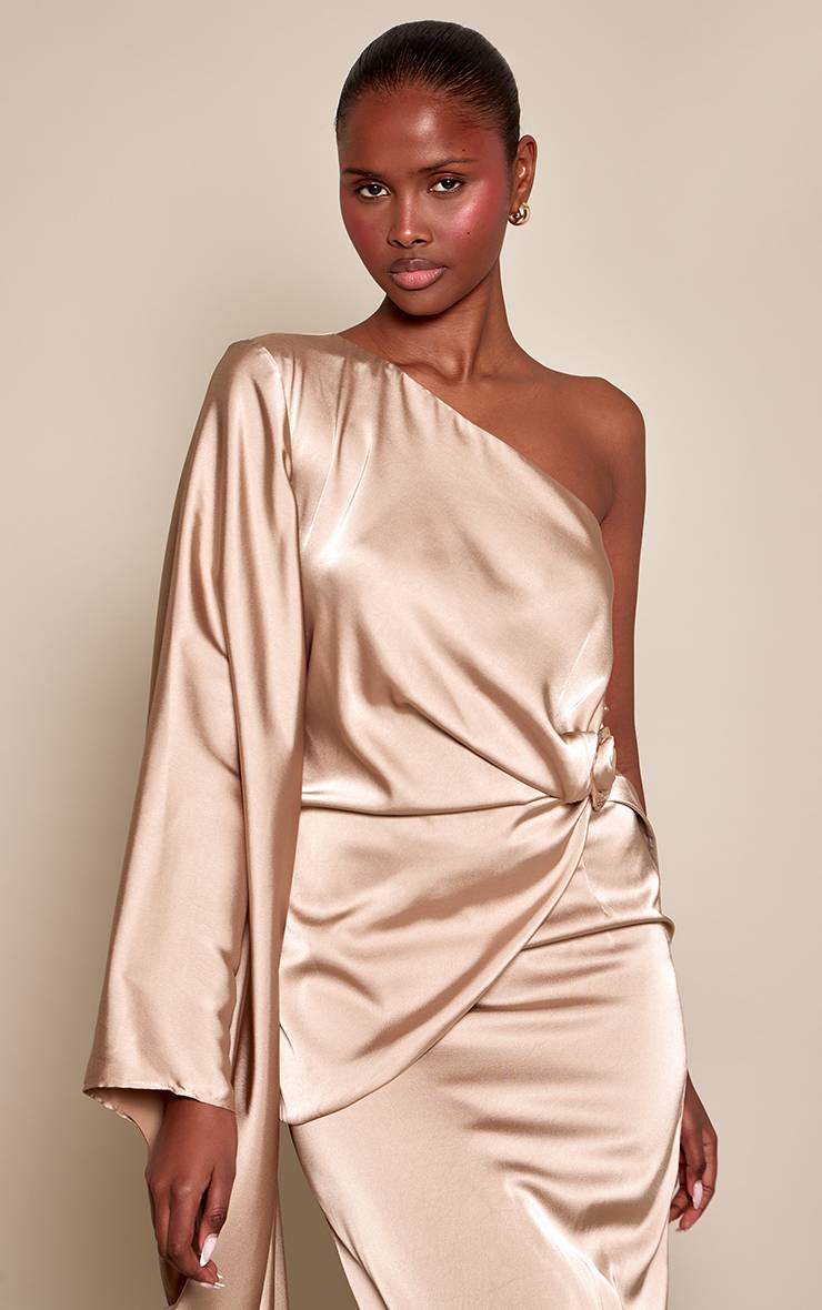 Taupe Top En Satin À Manche Unique Avec Détail De Finition