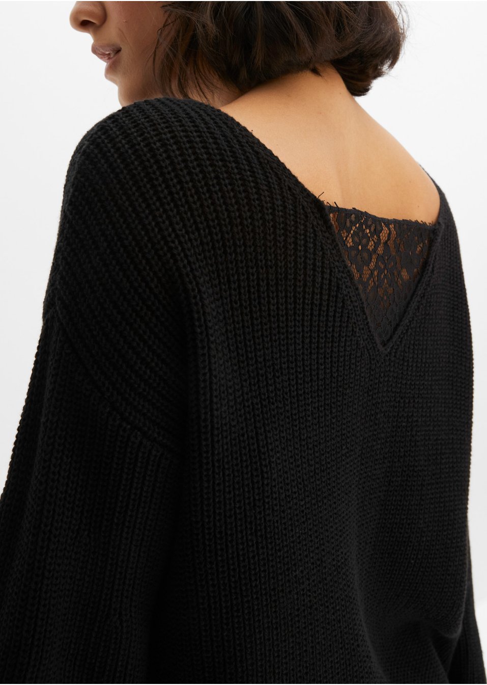 Pull avec détail dentelle