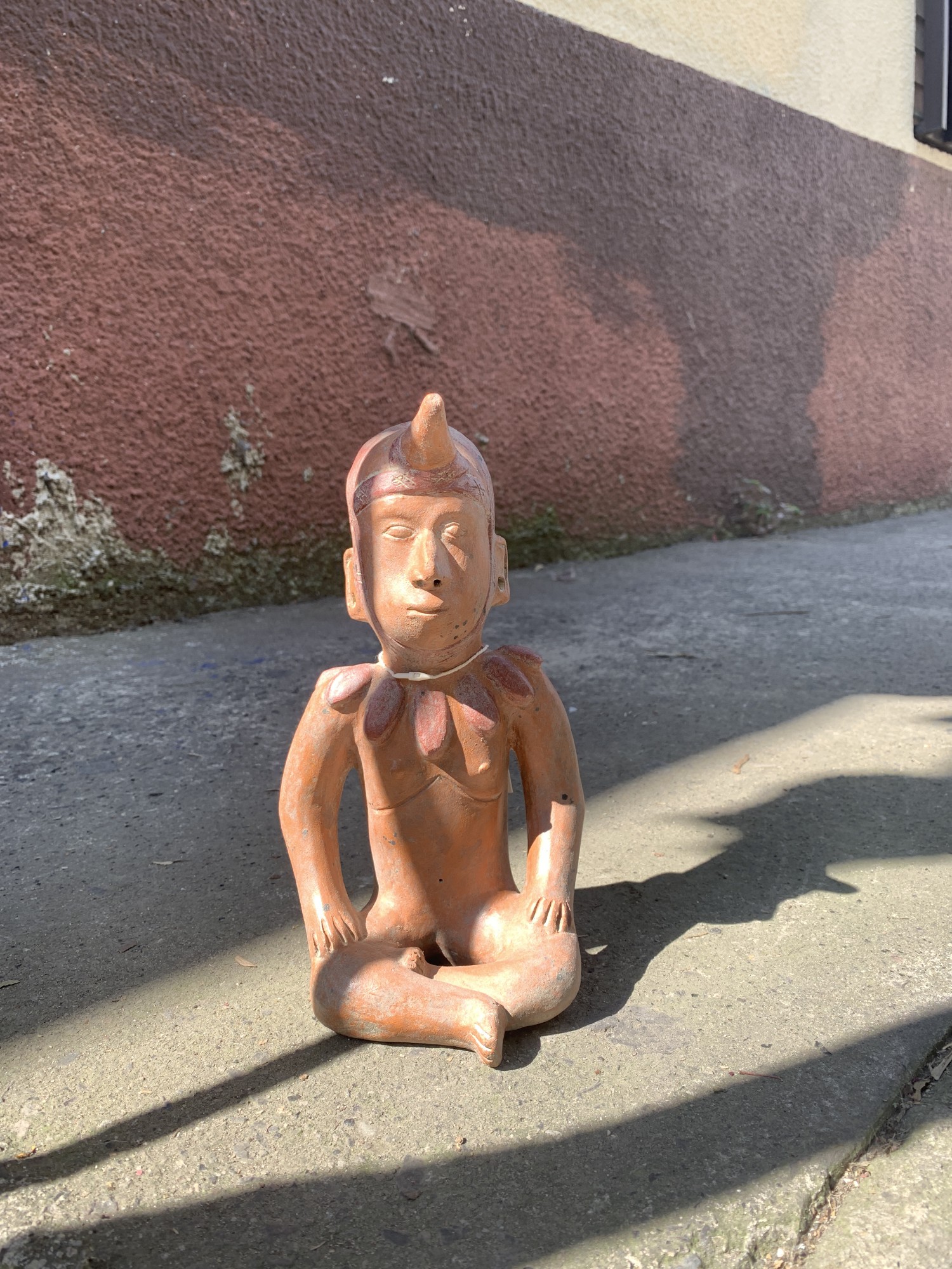Terrakotta-Figur 'Colima', II, sitzend, handbemalt, L 15 cm, B 12 cm, H 24 cm von fischer's lagerhaus