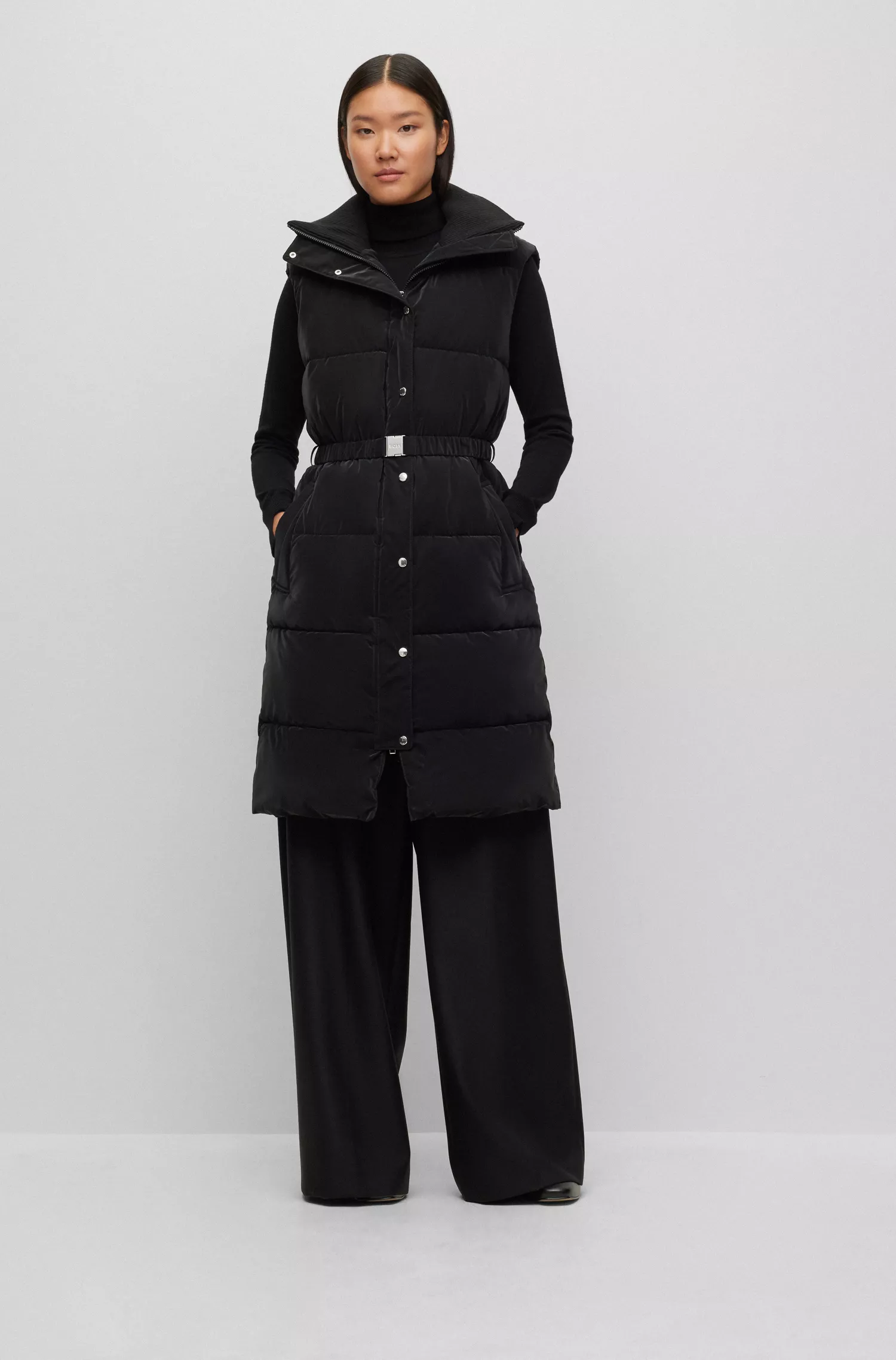 Colete puffer preto longo da BOSS com cinto de fivela