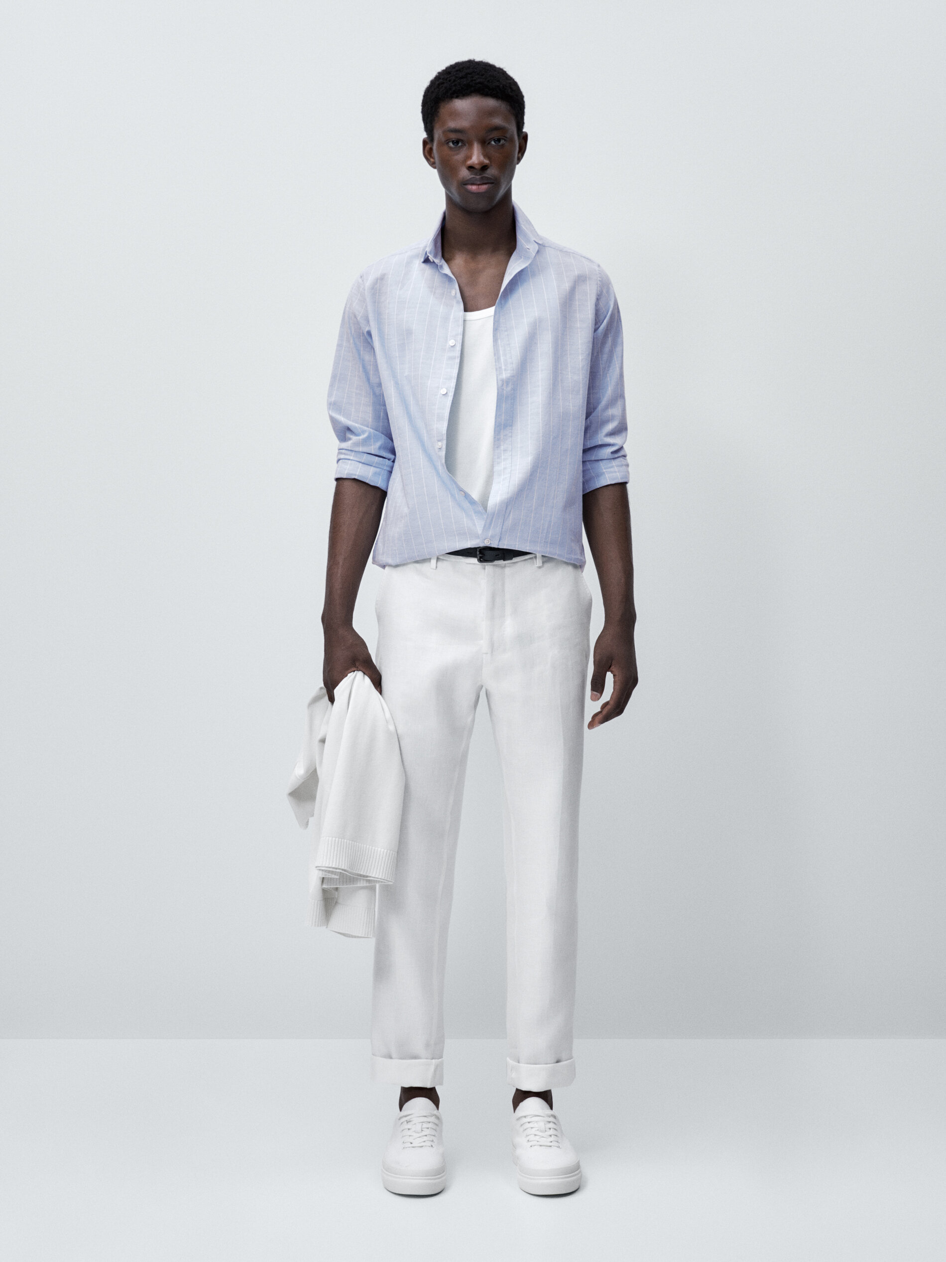 Camisa listrada de algodão com textura irregular e modelagem regular - AZUL CLARO
