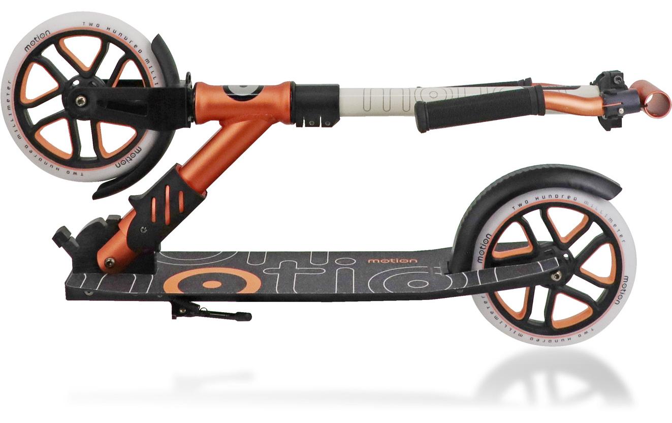 Motion Scooter Speedy 200 mm Salmon/WeissLeichter und faltbarer City-Scooter für eine schnelle und angenehme Fahrt