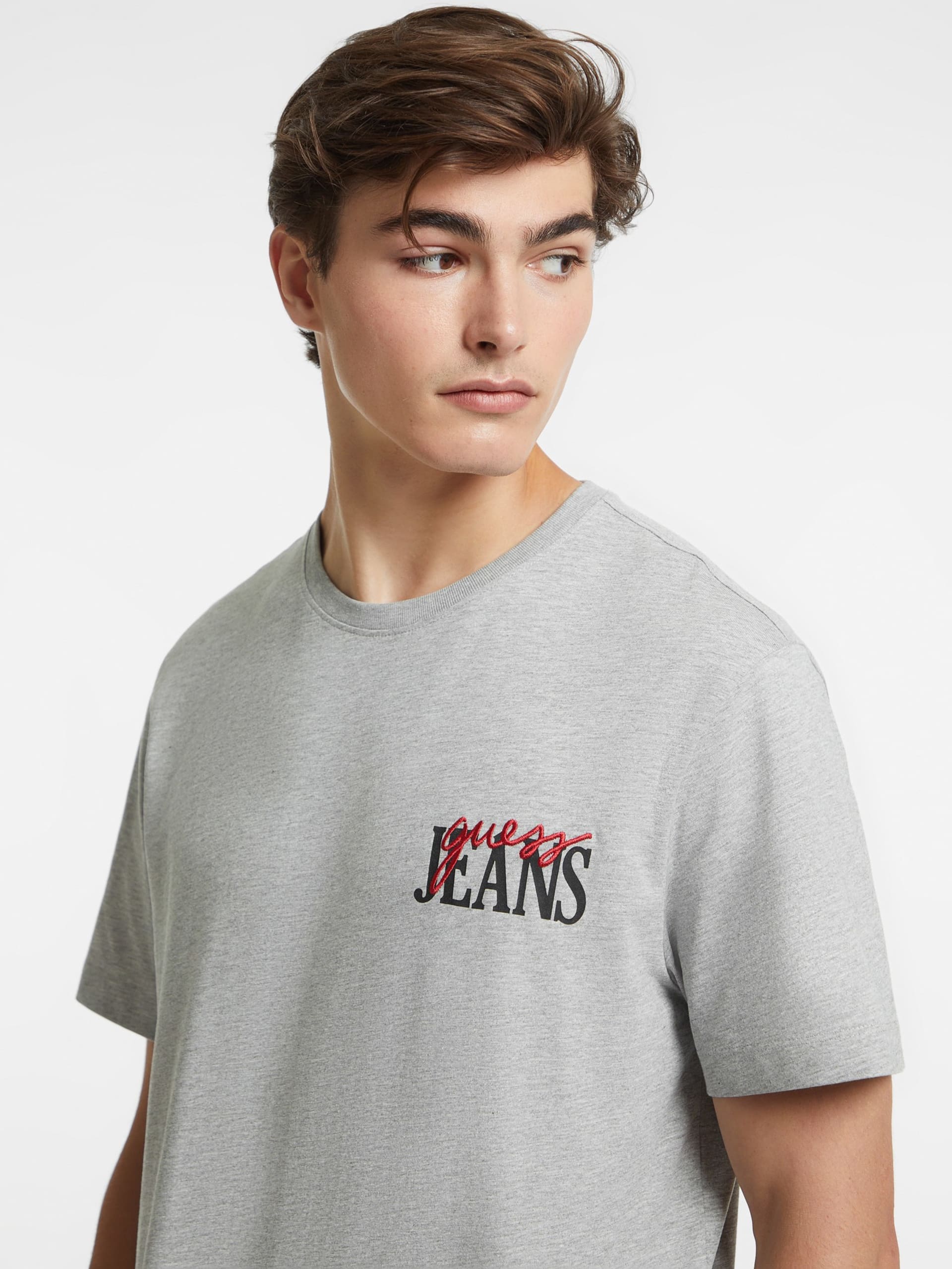 Camiseta com logo misto no peito